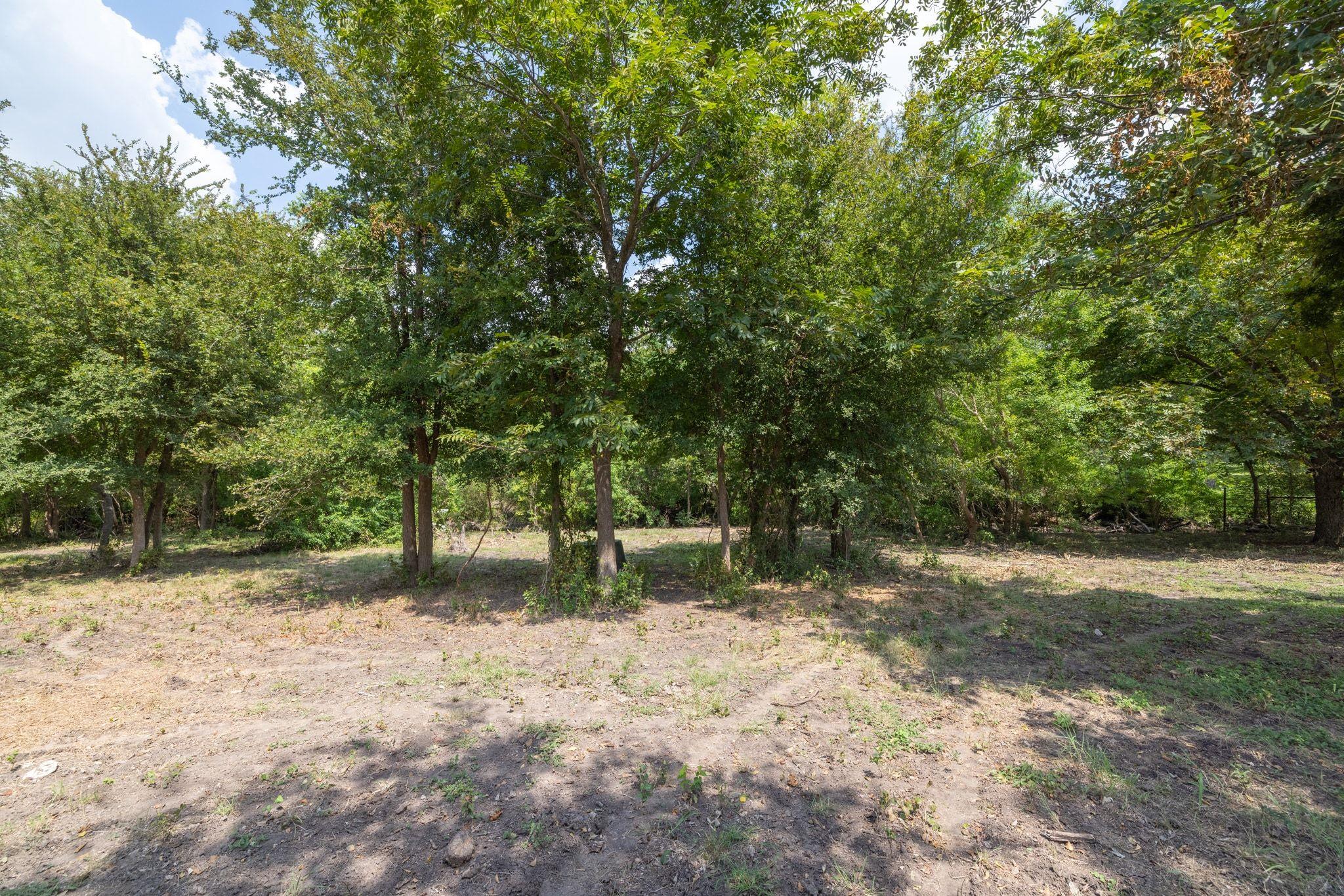 310 W Main St, Florence, TX 76527