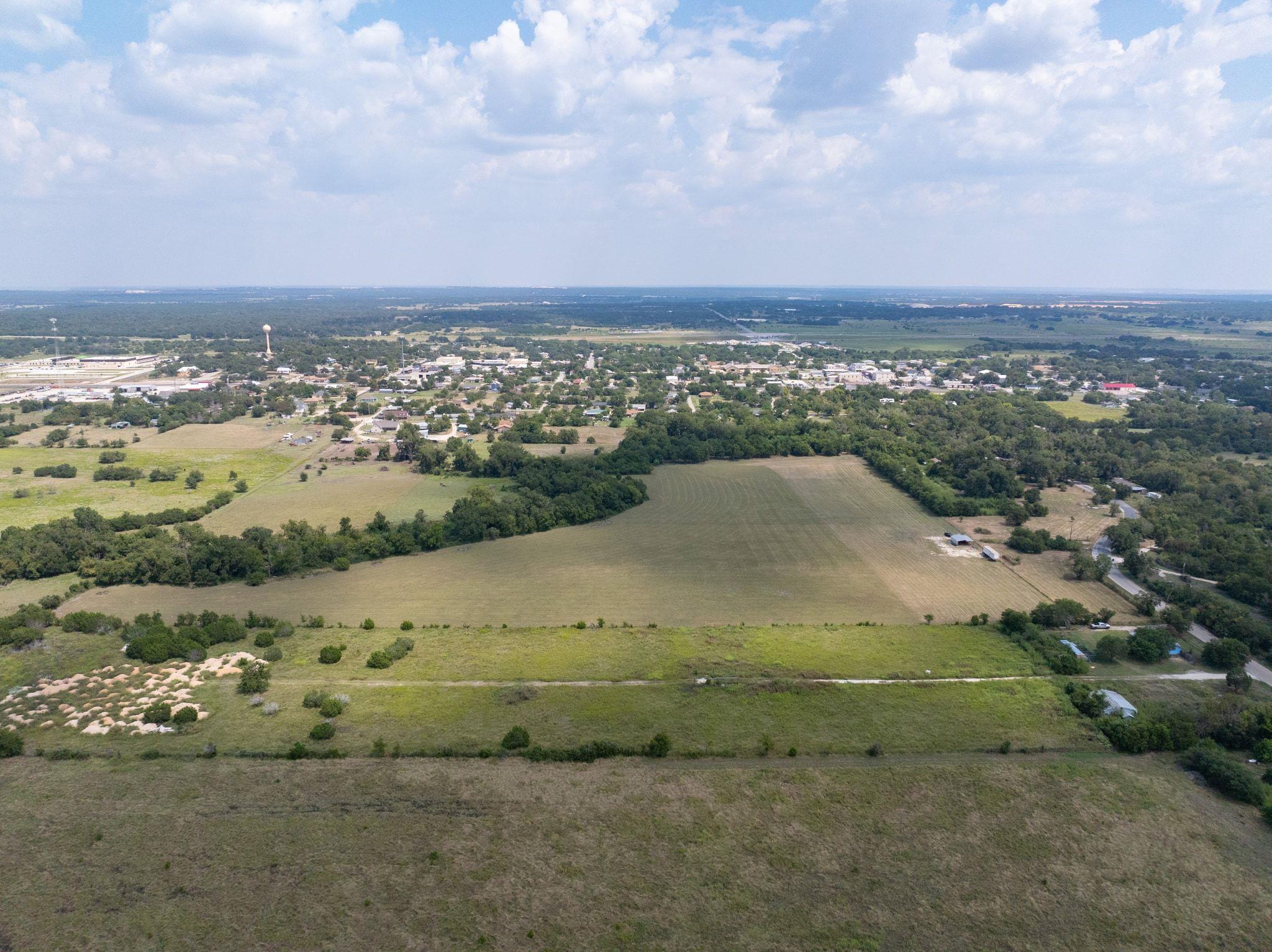 310 W Main St, Florence, TX 76527