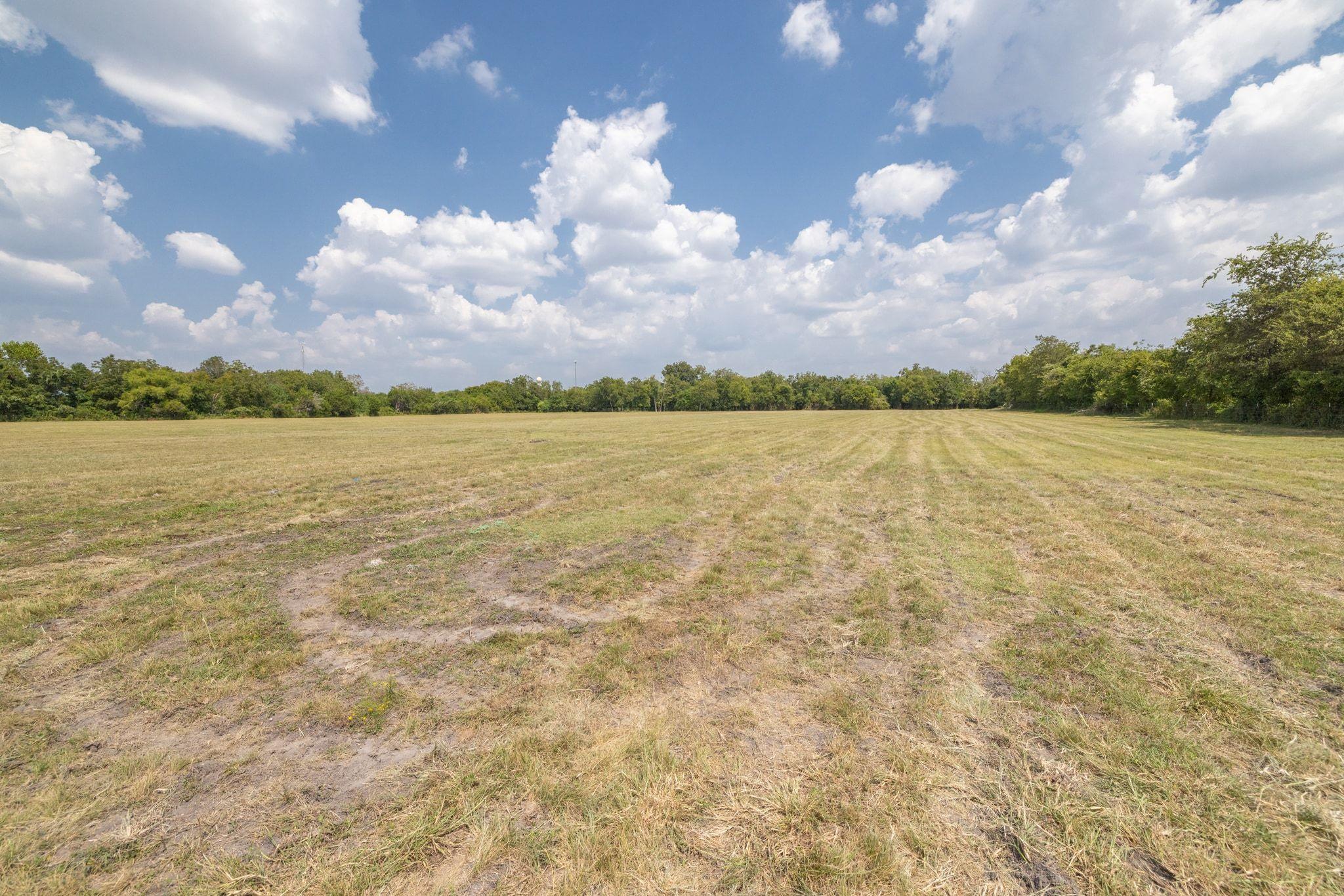 310 W Main St, Florence, TX 76527