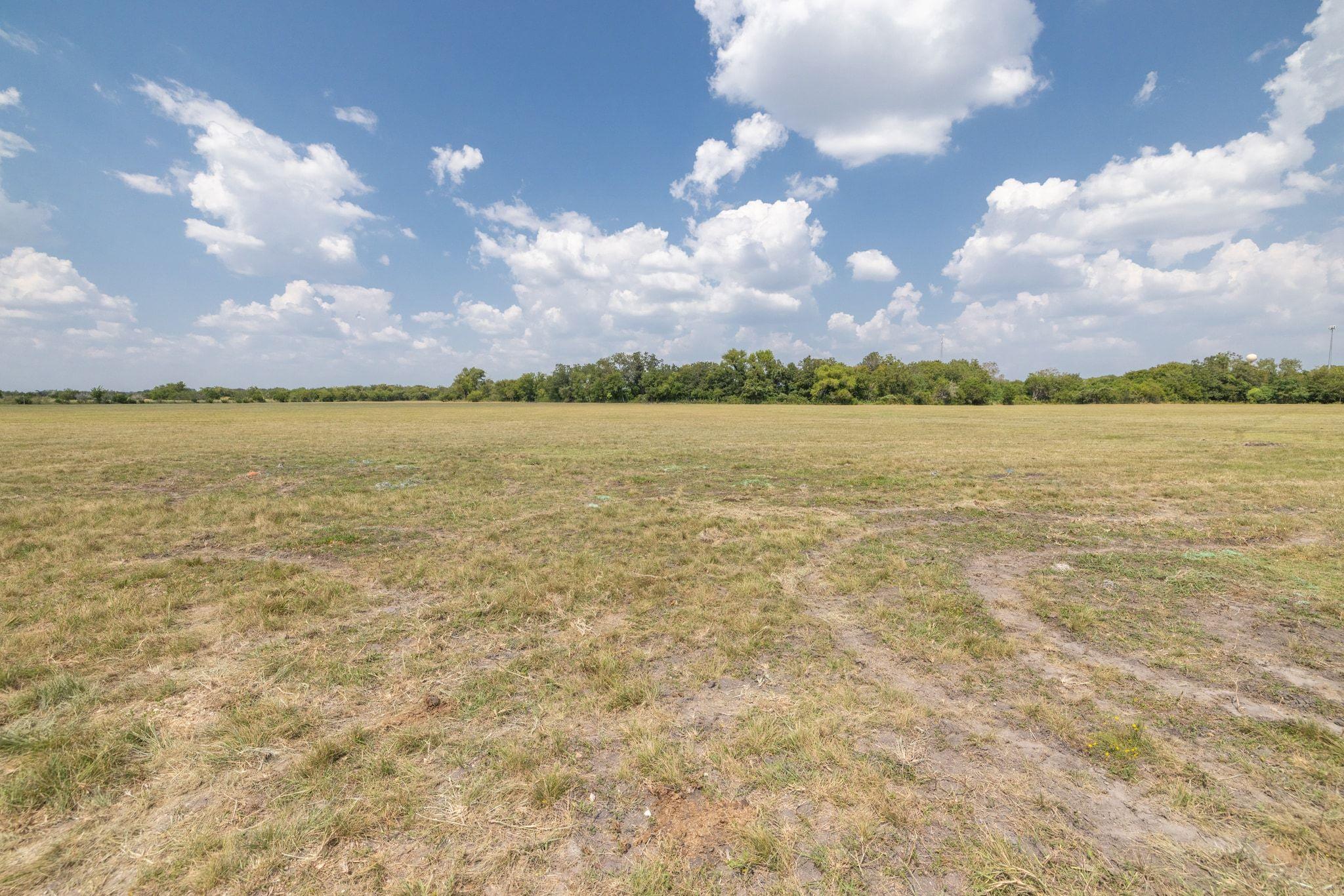 310 W Main St, Florence, TX 76527