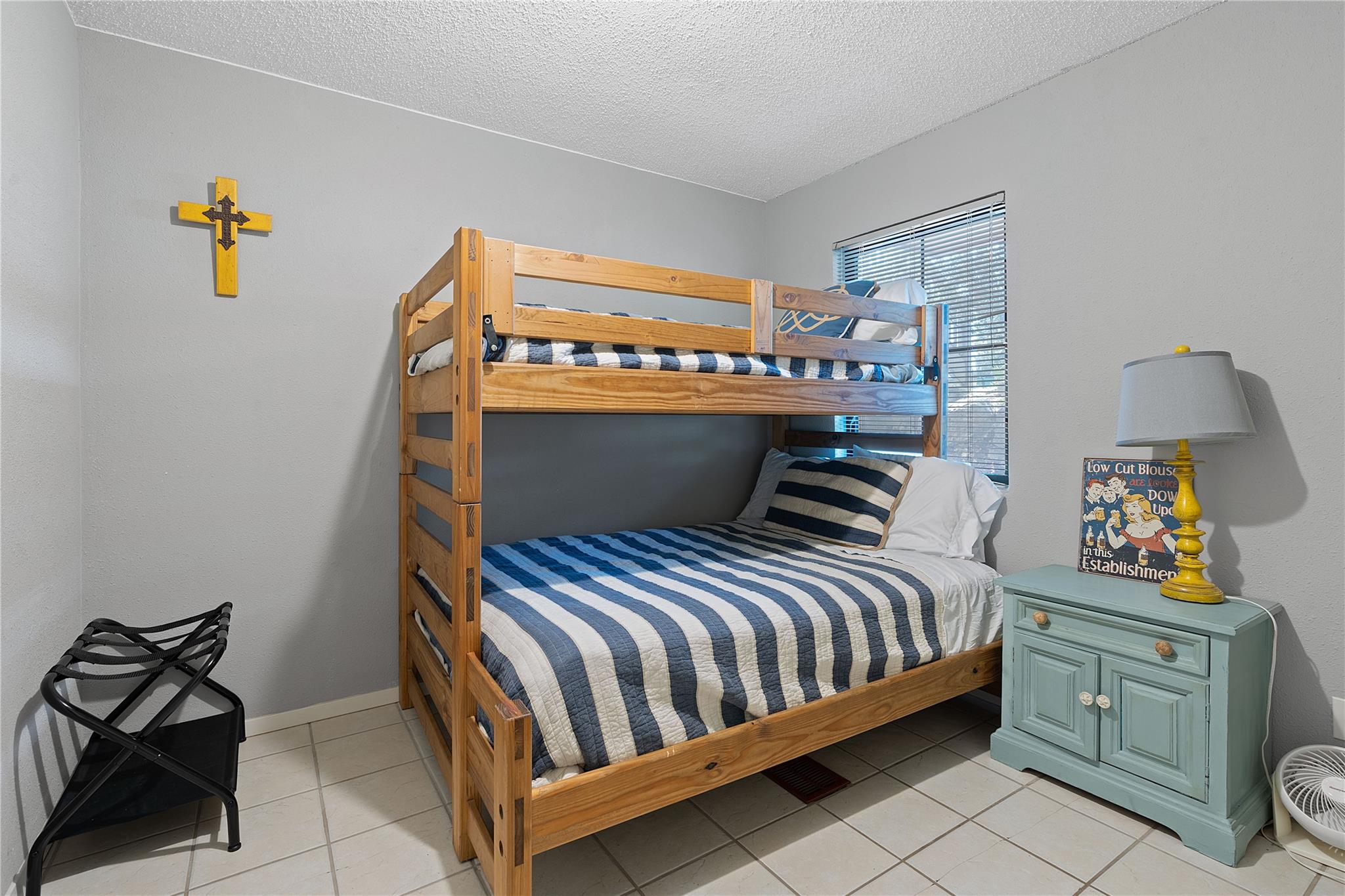 111 Comanche Pt, Point Venture, TX 78645