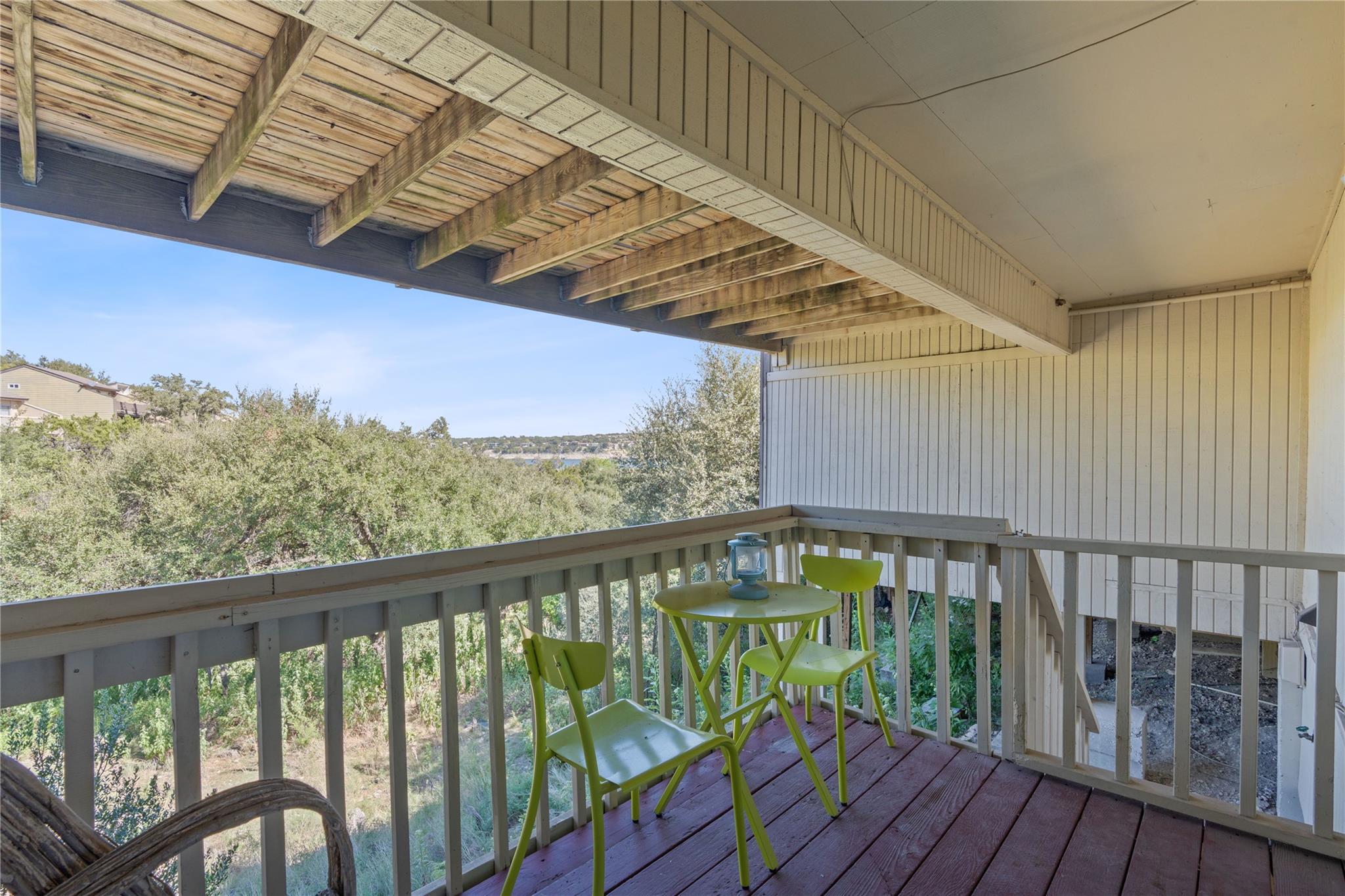 111 Comanche Pt, Point Venture, TX 78645