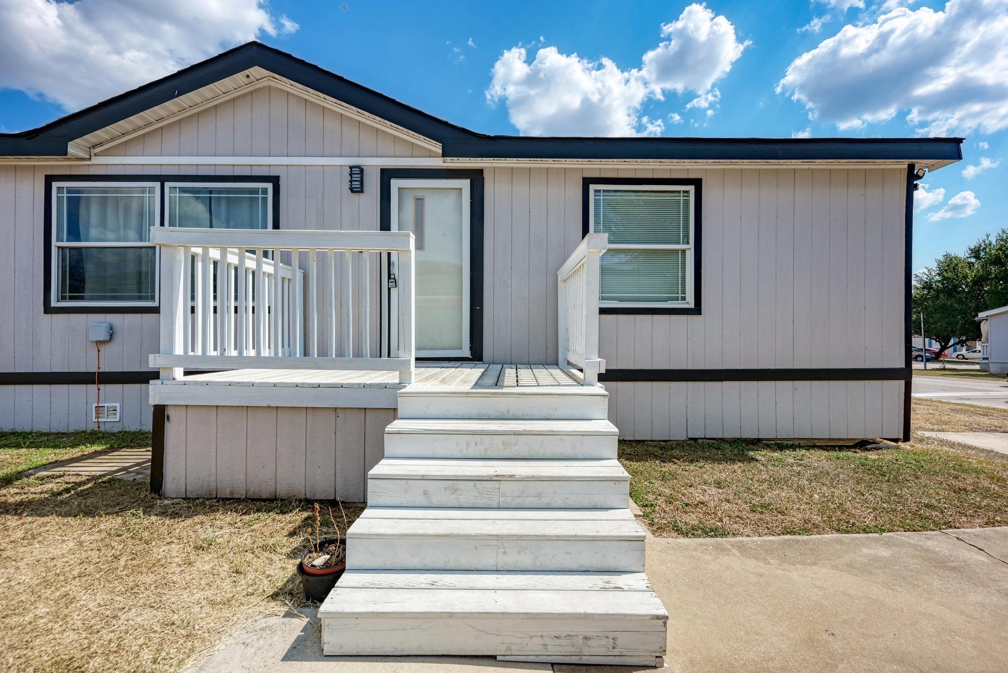 120 SE Silver Peak Dr, San Marcos, TX 78666