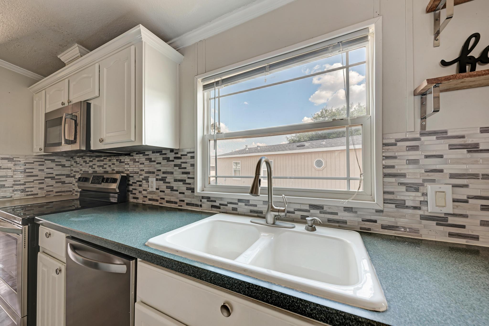 120 SE Silver Peak Dr, San Marcos, TX 78666