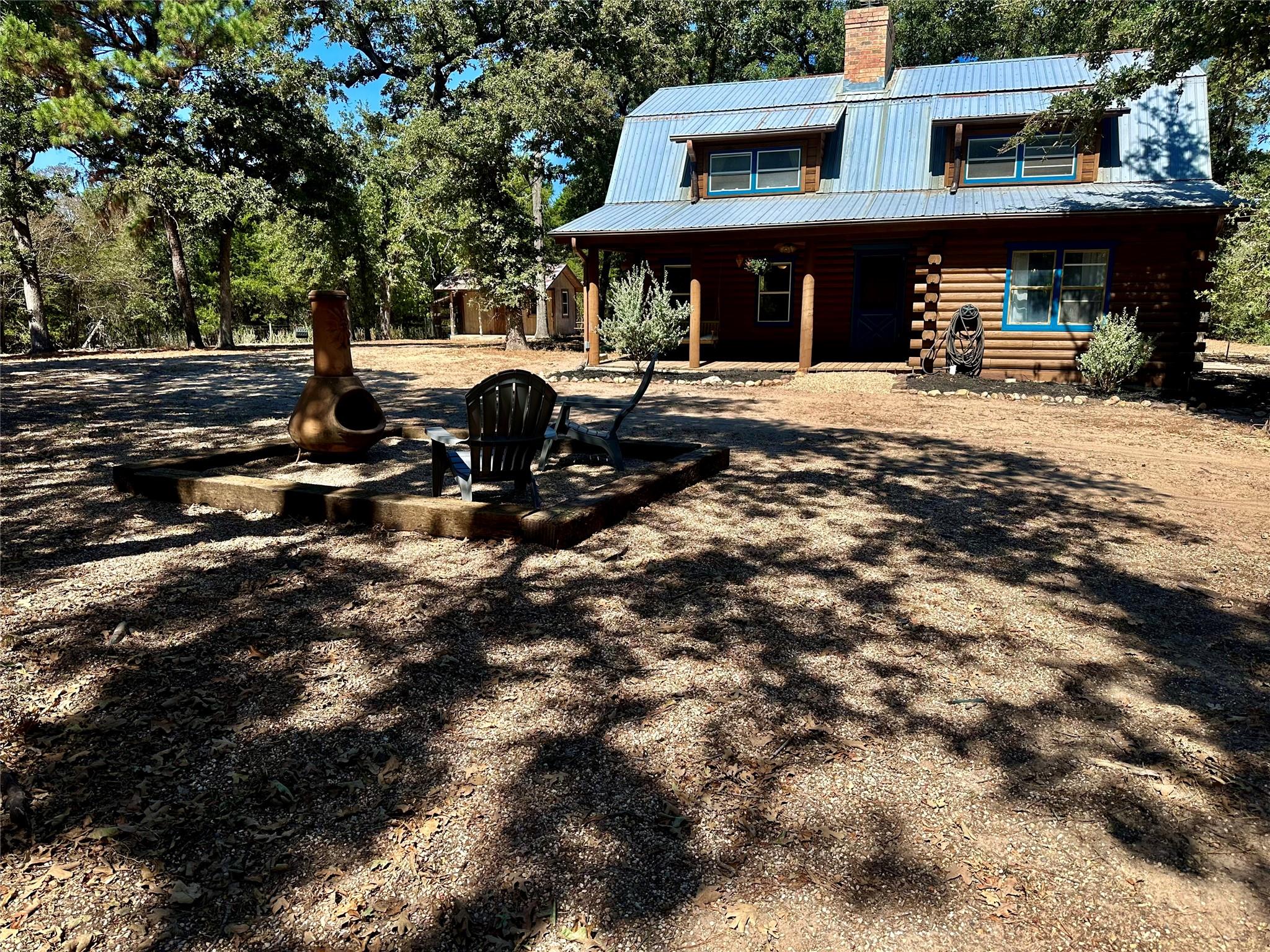 1053 E County Road F, Lexington, TX 78947