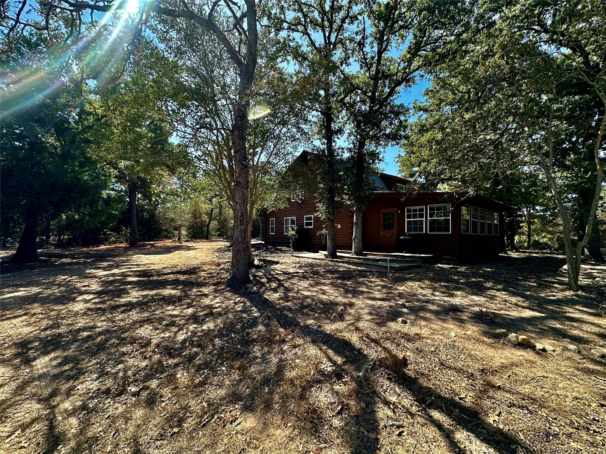 1053 E County Road F, Lexington, TX 78947