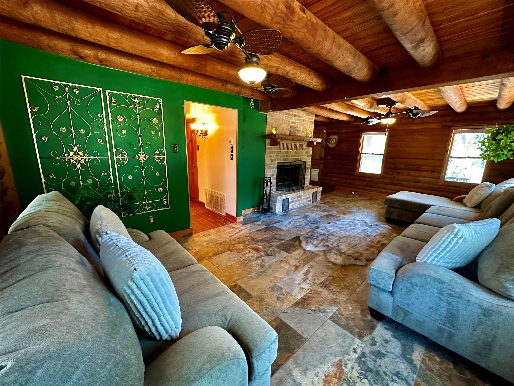 1053 E County Road F, Lexington, TX 78947