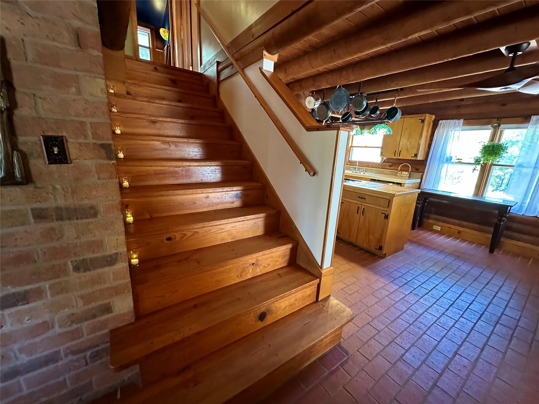 1053 E County Road F, Lexington, TX 78947