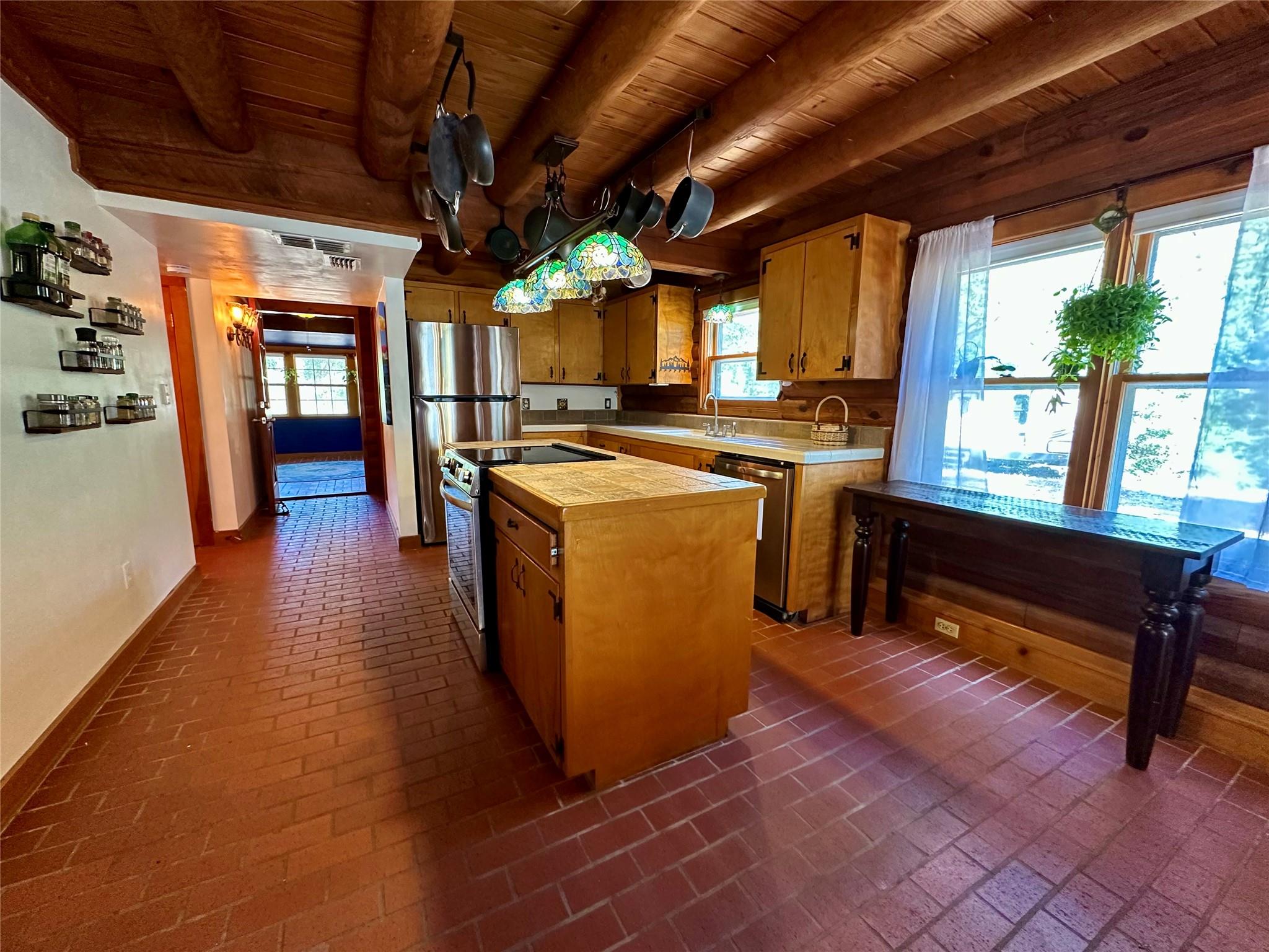 1053 E County Road F, Lexington, TX 78947