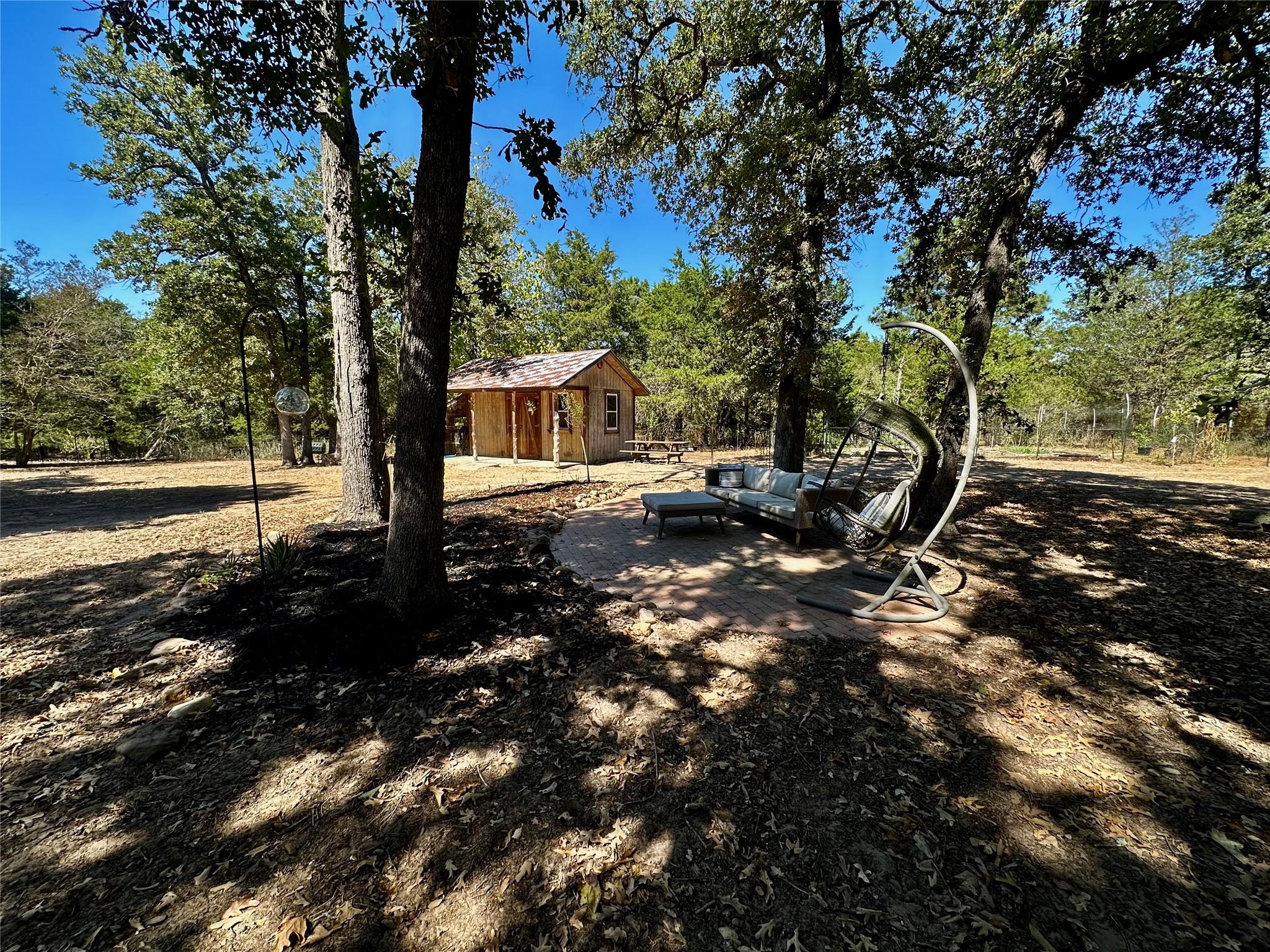 1053 E County Road F, Lexington, TX 78947