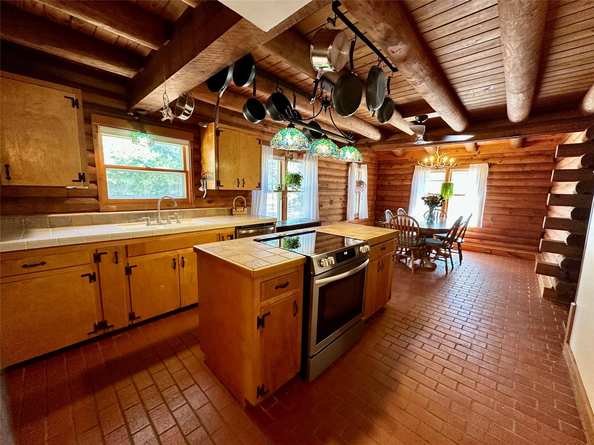 1053 E County Road F, Lexington, TX 78947