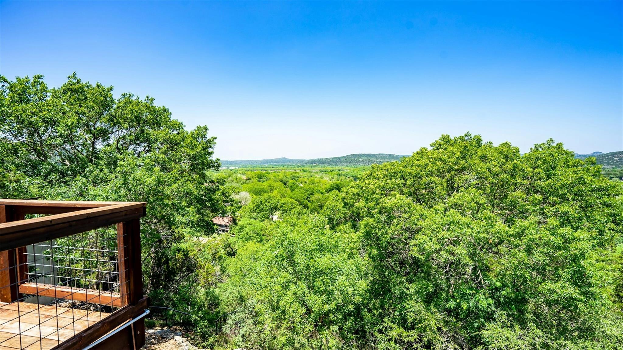 1121 Bradstreet St, Canyon Lake, TX 78133