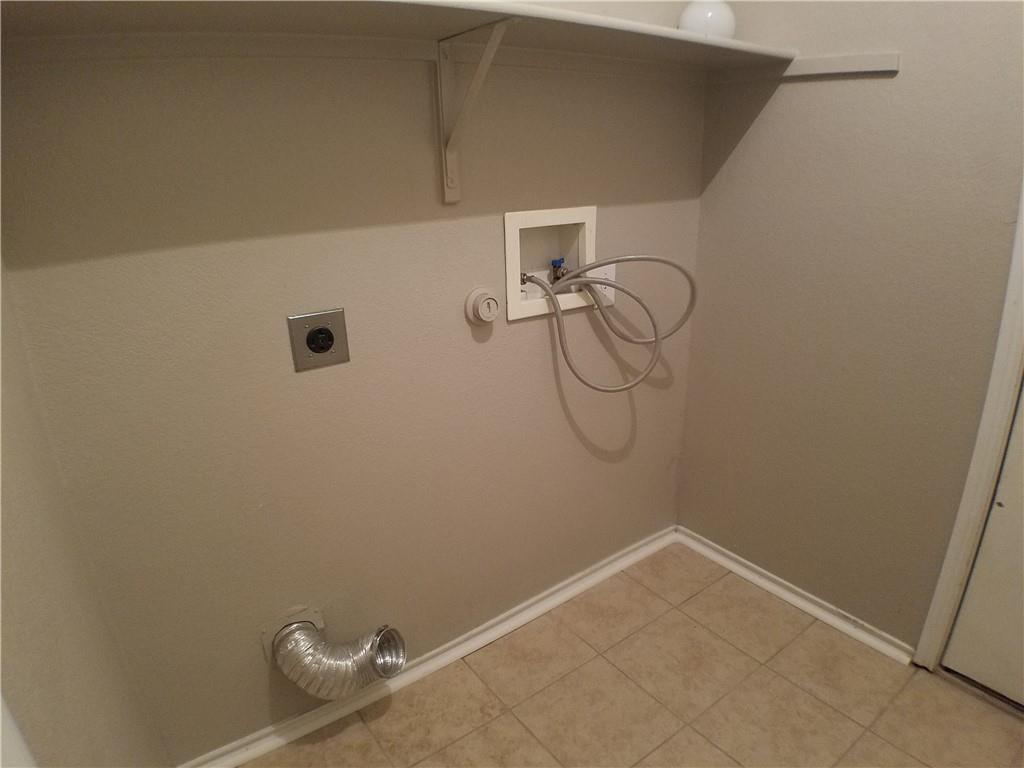 2488 Green Meadows Ln, Buda, TX 78610