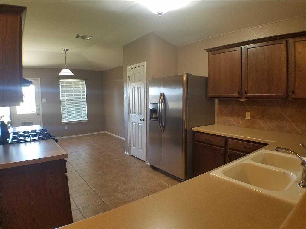 2488 Green Meadows Ln, Buda, TX 78610