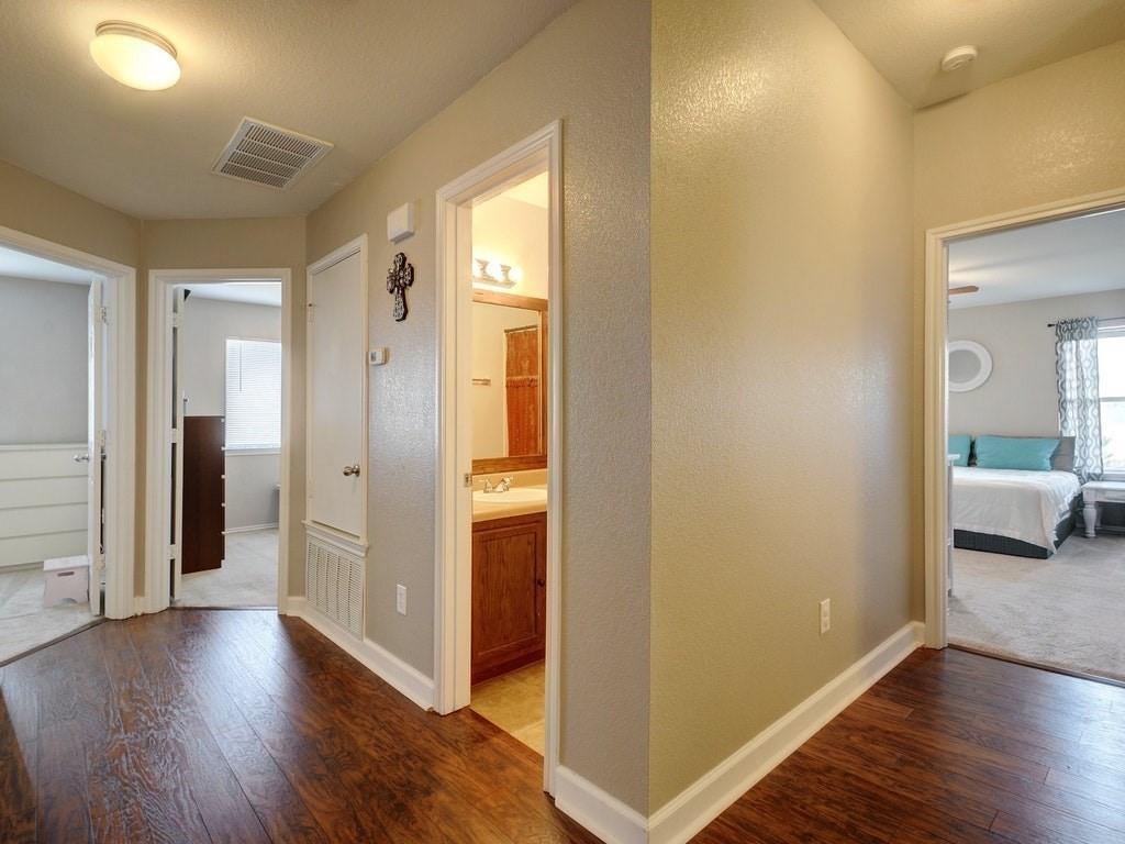 2488 Green Meadows Ln, Buda, TX 78610