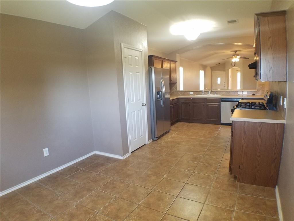 2488 Green Meadows Ln, Buda, TX 78610