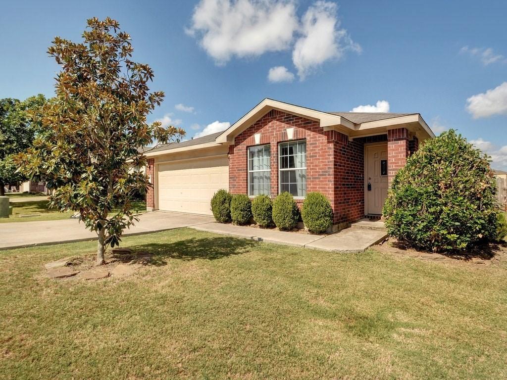 2488 Green Meadows Ln, Buda, TX 78610