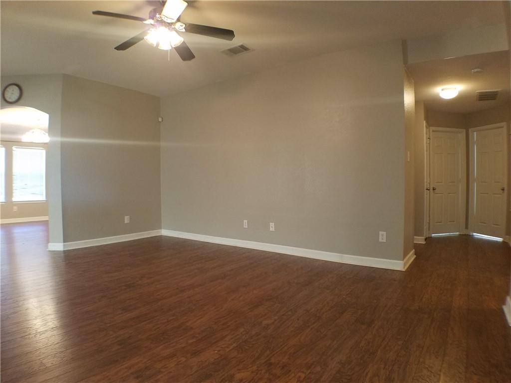 2488 Green Meadows Ln, Buda, TX 78610