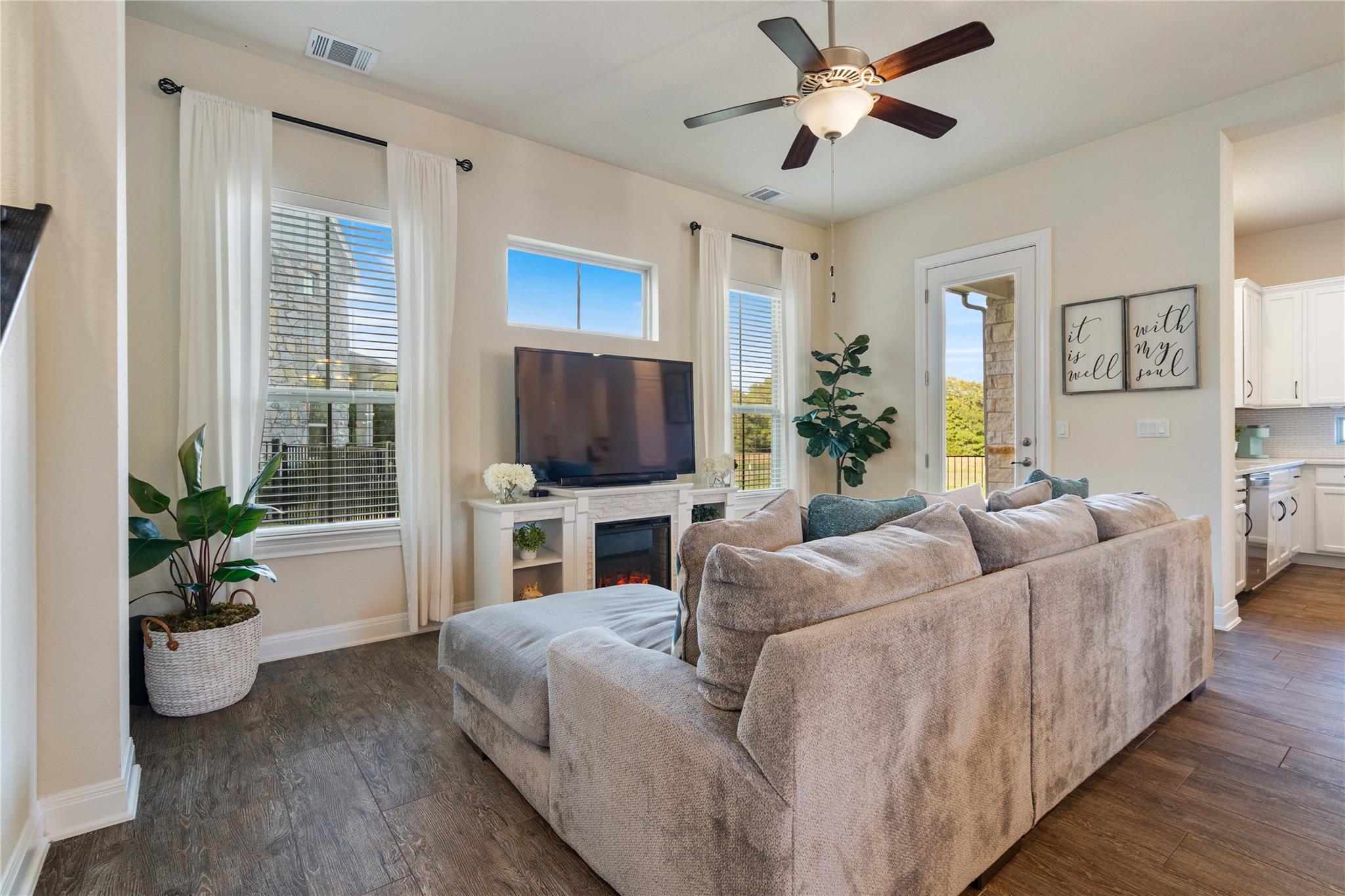 2400 Chambray Ct, Austin, TX 78748