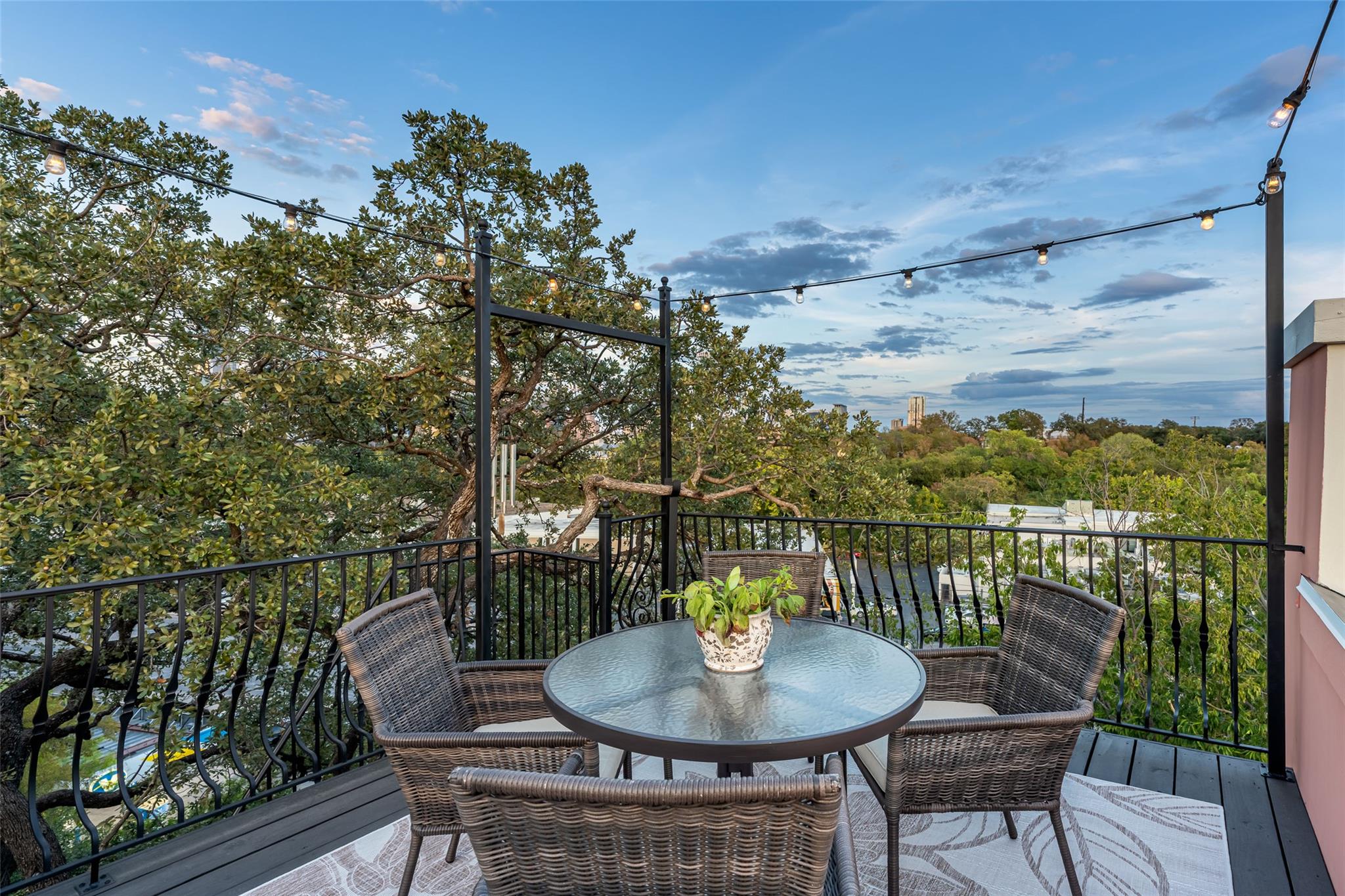 1300 Bluff St, Austin, TX 78704