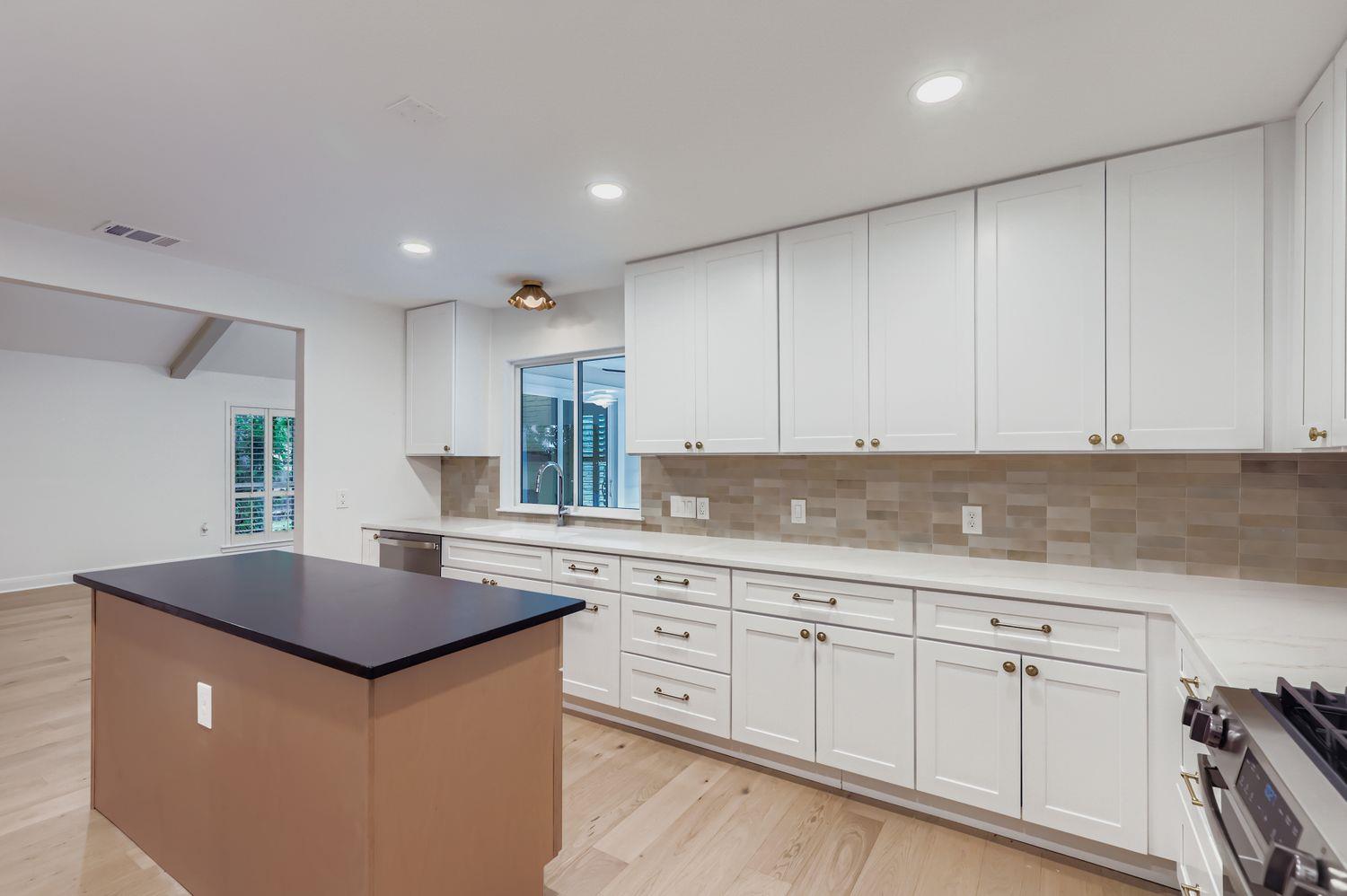 11703 Oak Knoll Dr, Austin, TX 78759