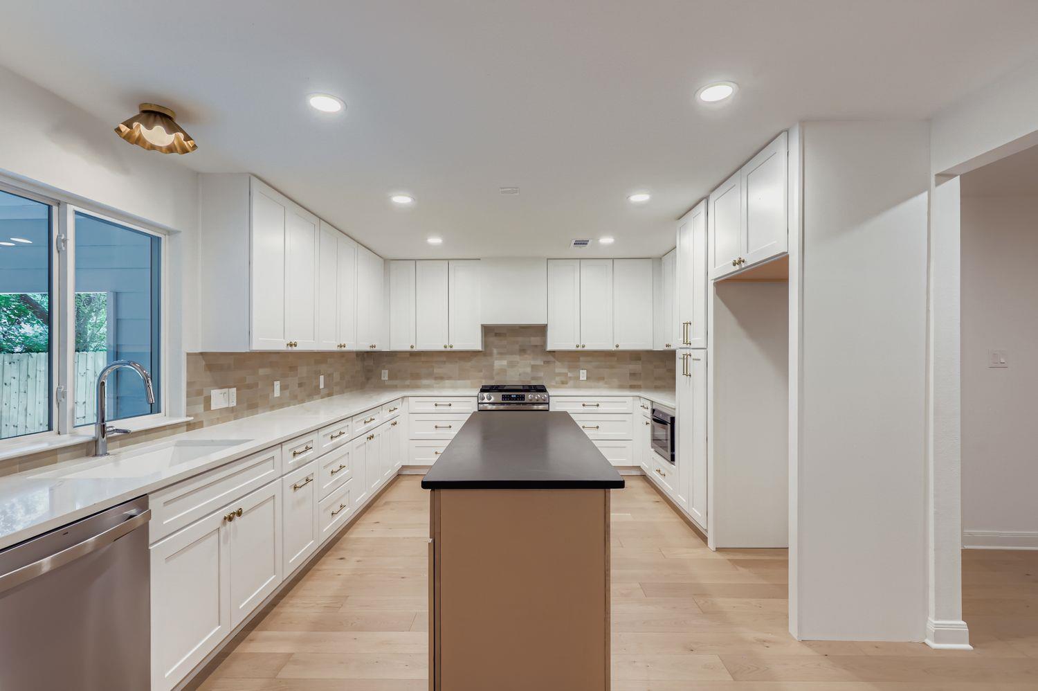 11703 Oak Knoll Dr, Austin, TX 78759