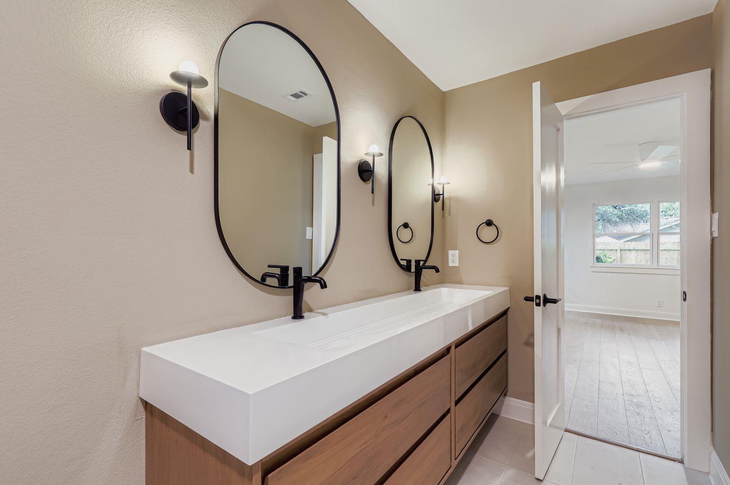 11703 Oak Knoll Dr, Austin, TX 78759