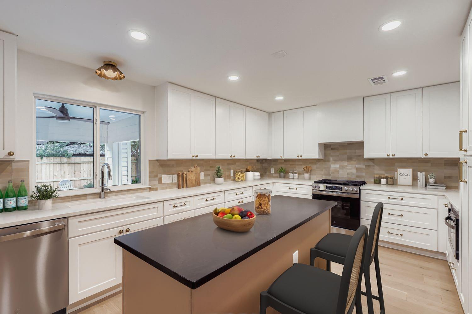 11703 Oak Knoll Dr, Austin, TX 78759