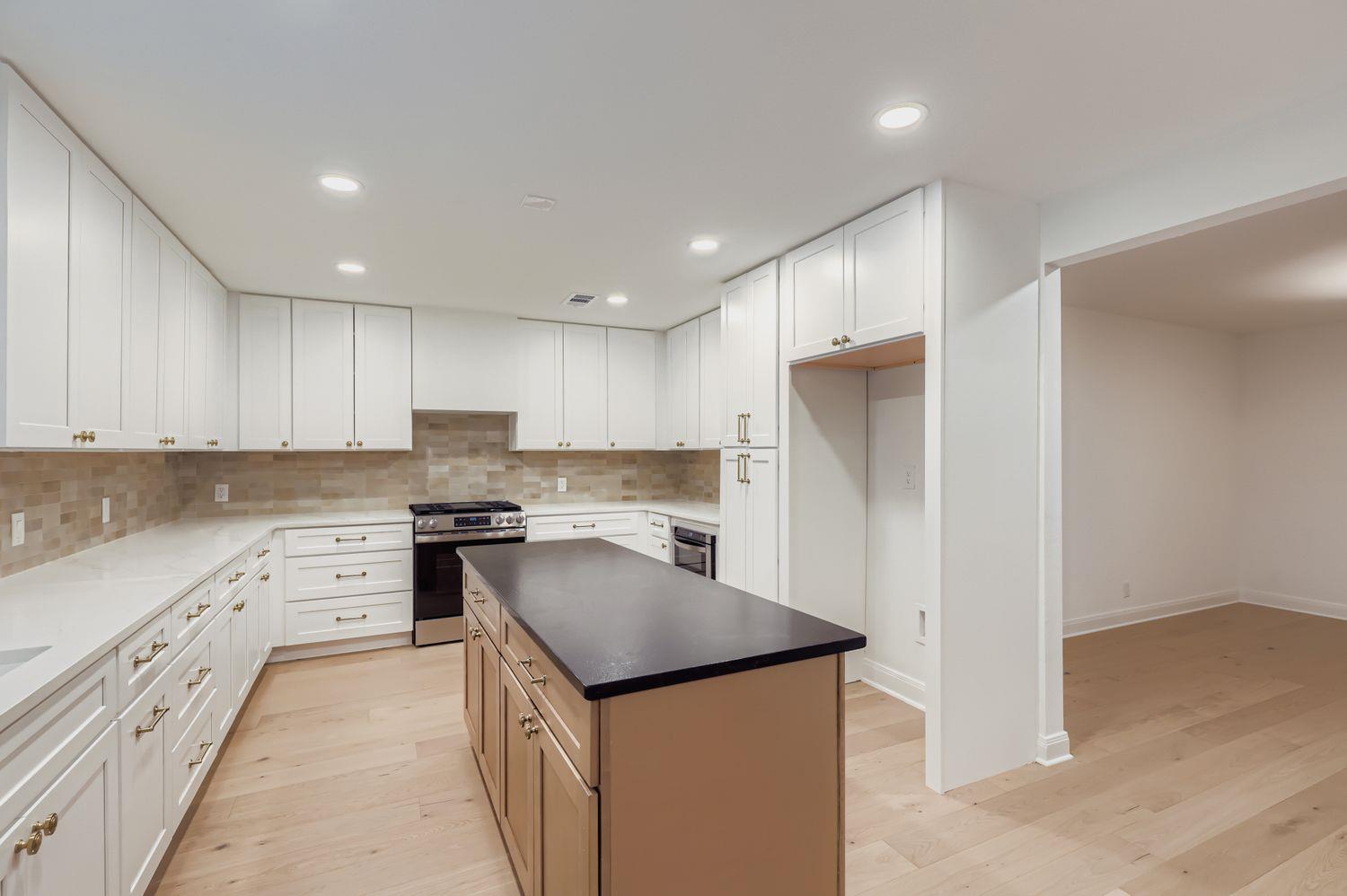 11703 Oak Knoll Dr, Austin, TX 78759