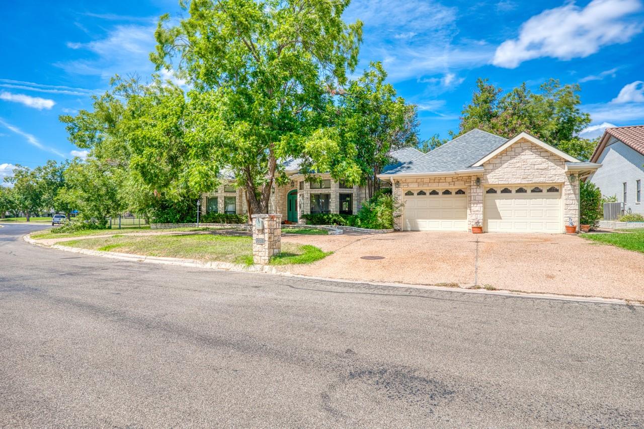 331 Olympia Fields St, Meadowlakes, TX 78654