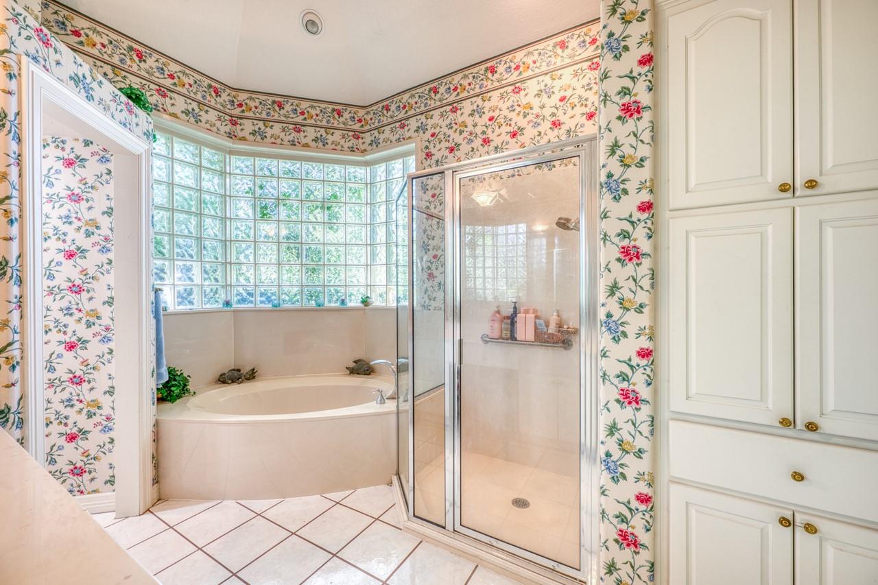 331 Olympia Fields St, Meadowlakes, TX 78654