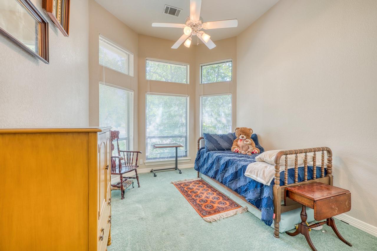 331 Olympia Fields St, Meadowlakes, TX 78654