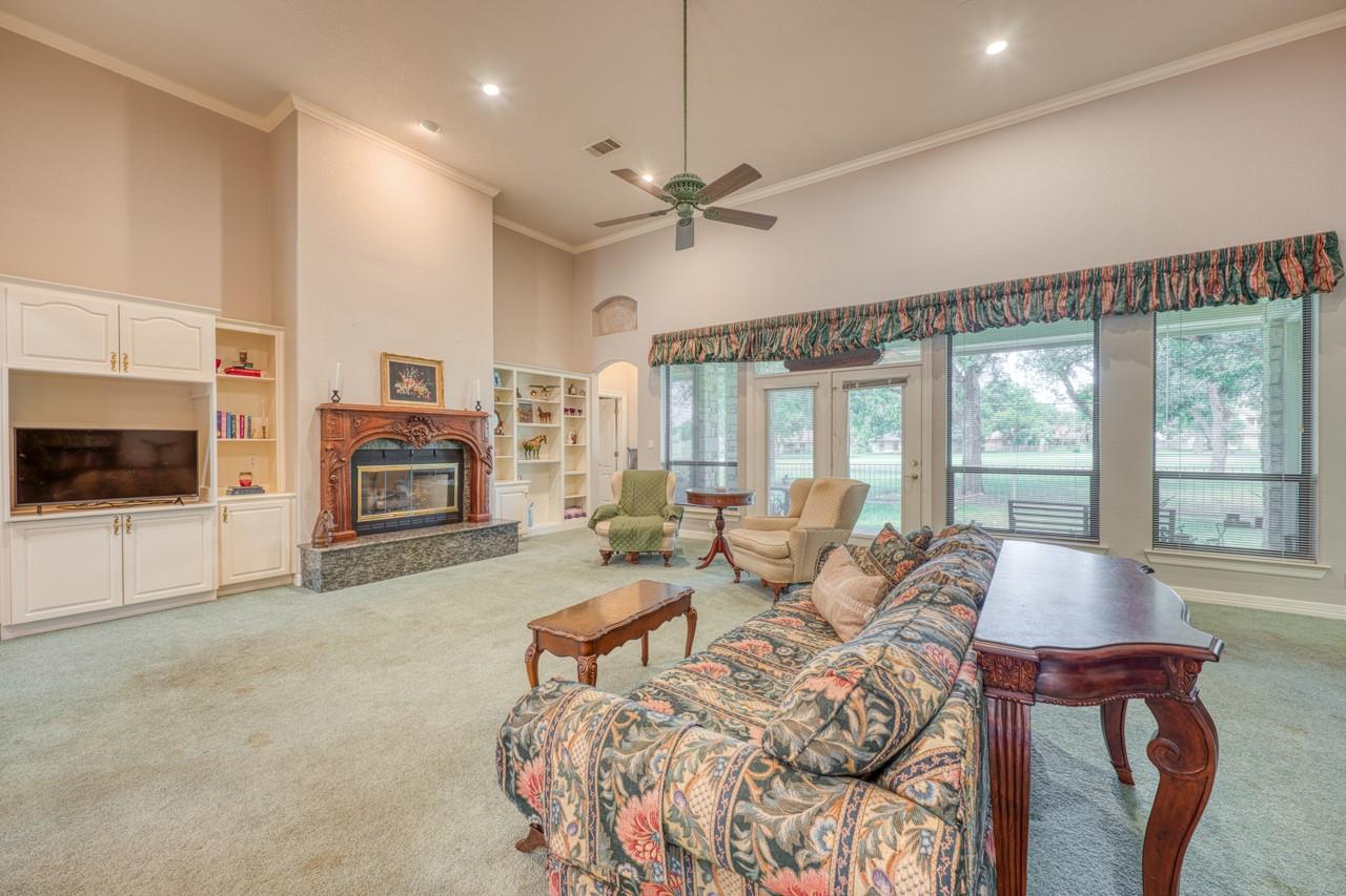 331 Olympia Fields St, Meadowlakes, TX 78654