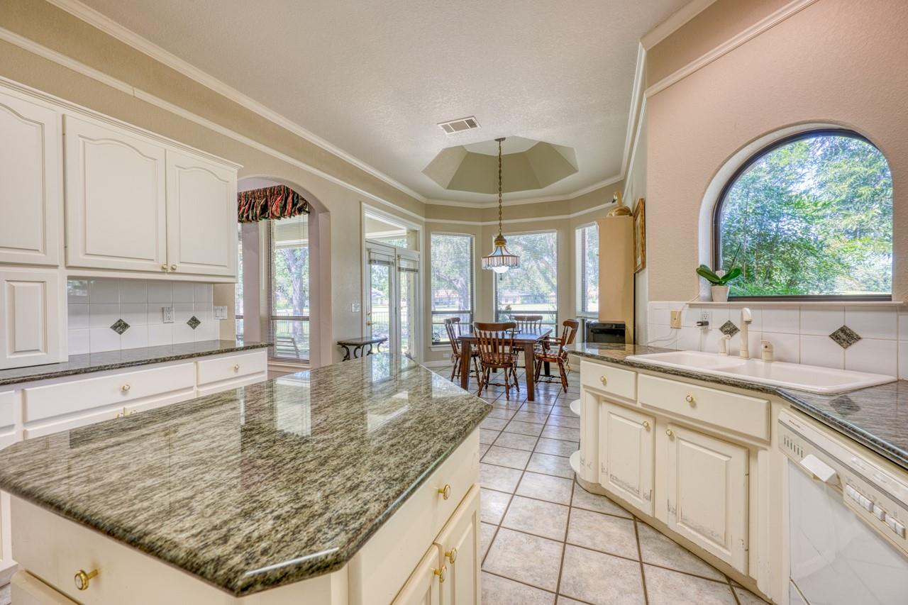 331 Olympia Fields St, Meadowlakes, TX 78654