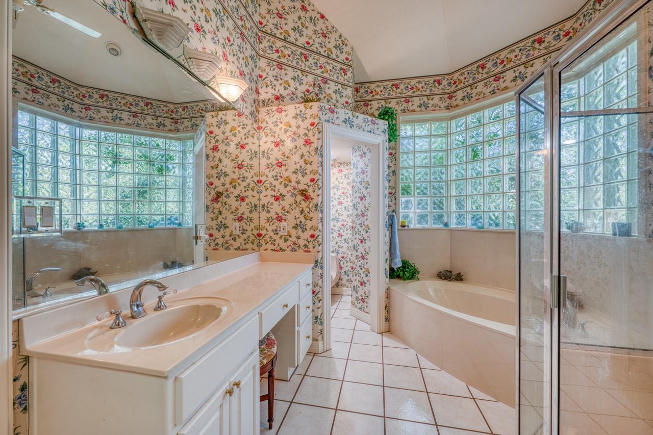 331 Olympia Fields St, Meadowlakes, TX 78654