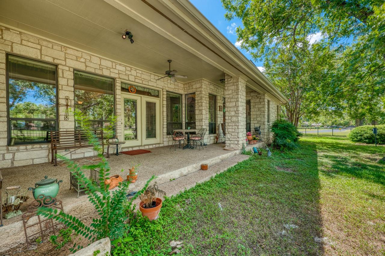 331 Olympia Fields St, Meadowlakes, TX 78654