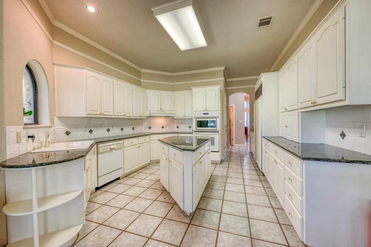 331 Olympia Fields St, Meadowlakes, TX 78654