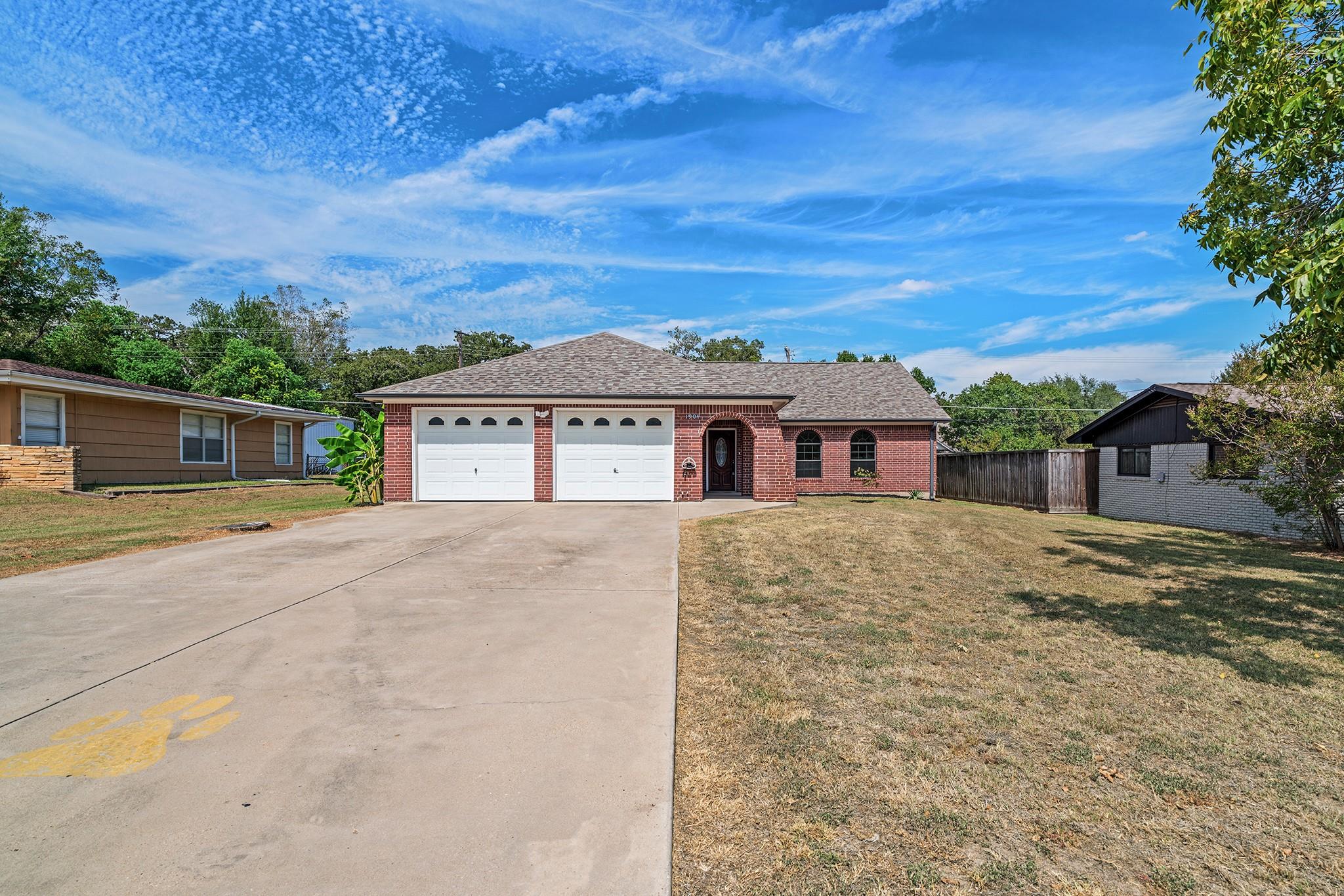 1904 Murray Ave, Rockdale, TX 76567