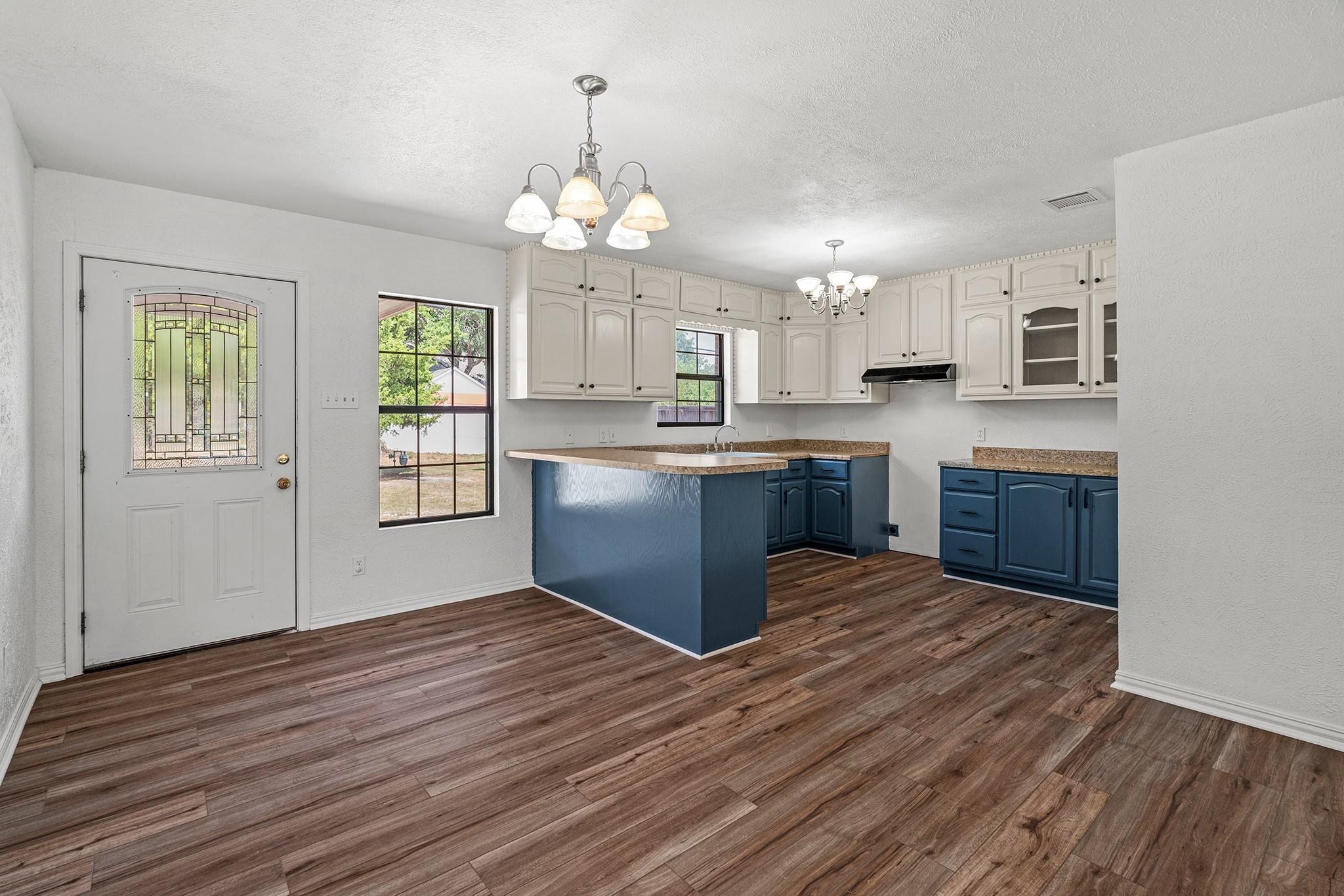 1904 Murray Ave, Rockdale, TX 76567