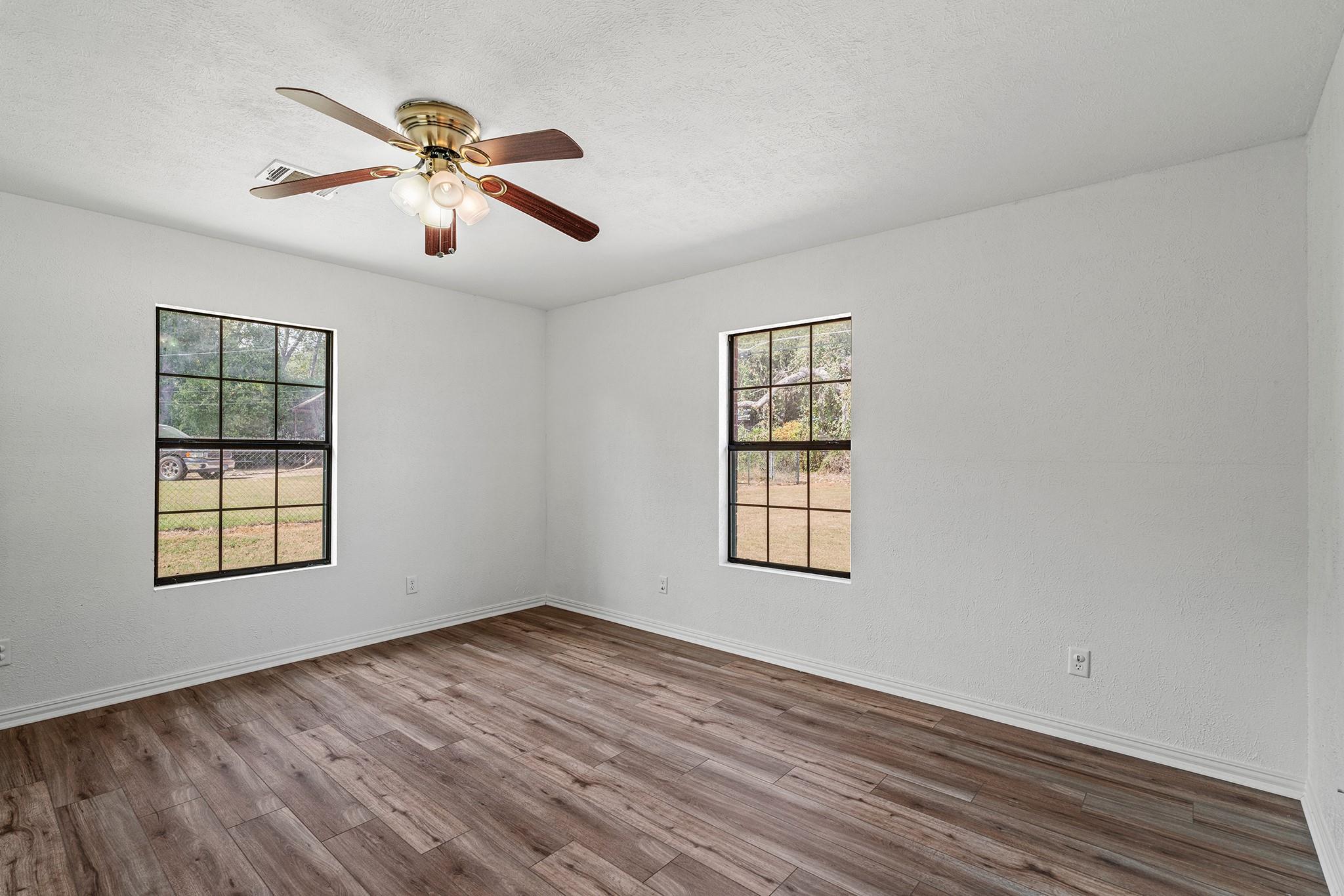 1904 Murray Ave, Rockdale, TX 76567