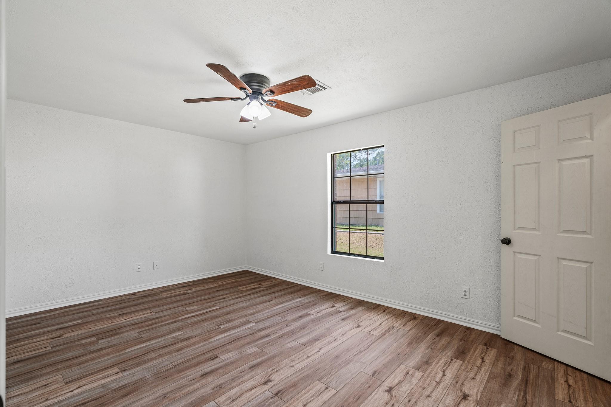 1904 Murray Ave, Rockdale, TX 76567