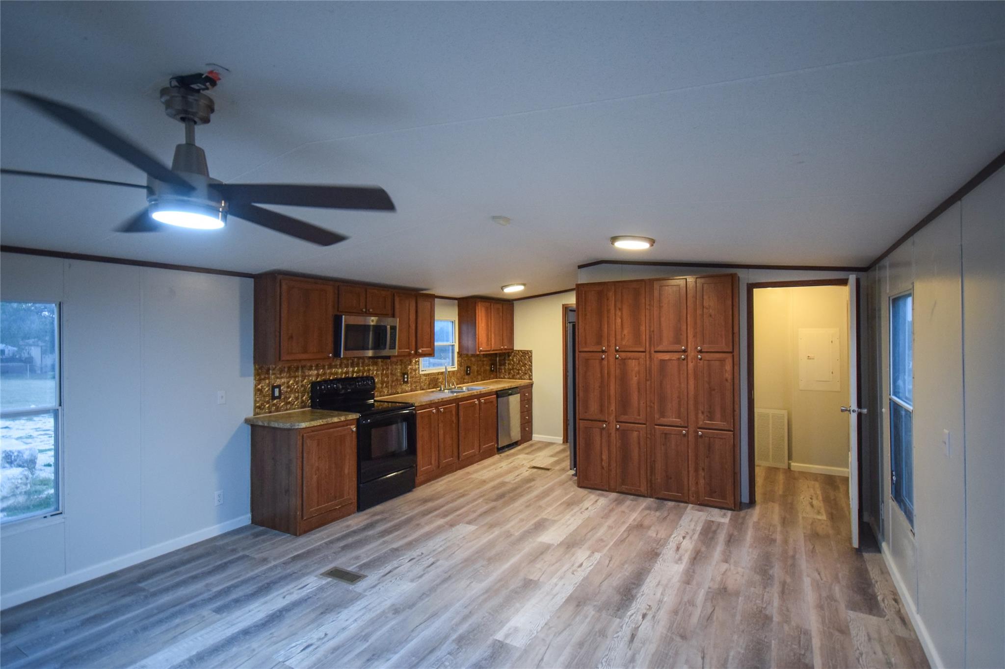 900 Phillip Ln, Liberty Hill, TX 78642