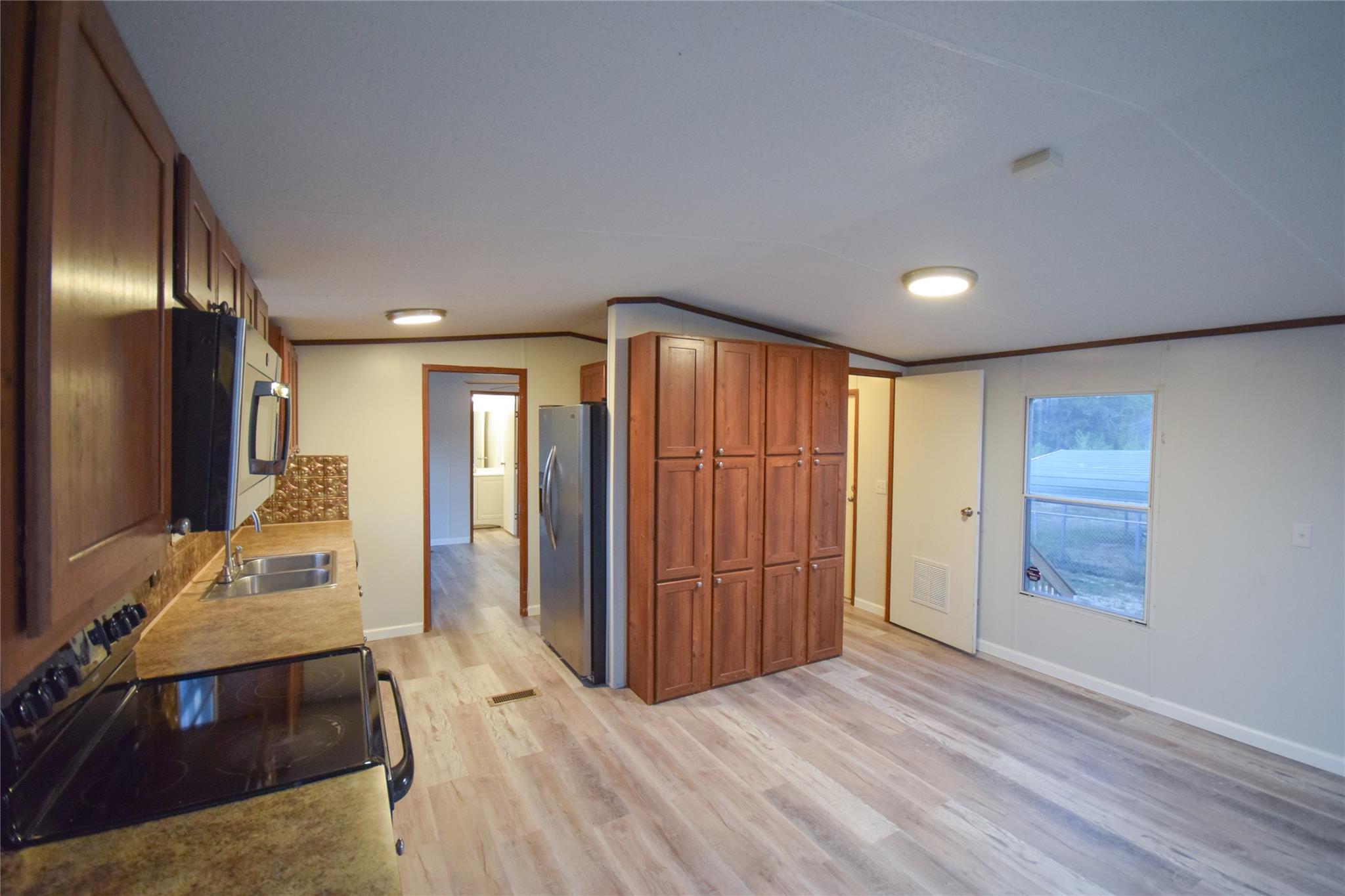 900 Phillip Ln, Liberty Hill, TX 78642