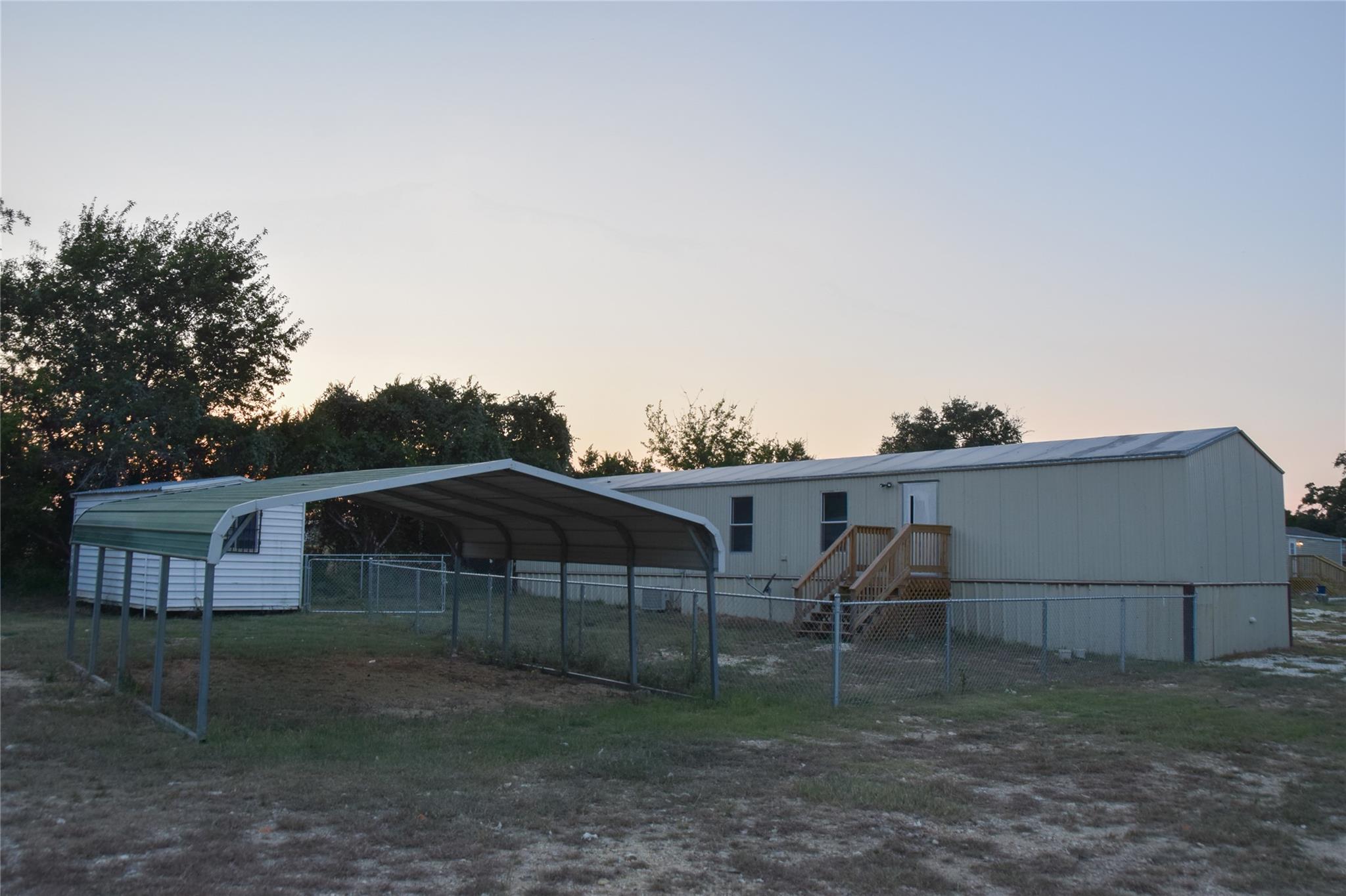 900 Phillip Ln, Liberty Hill, TX 78642