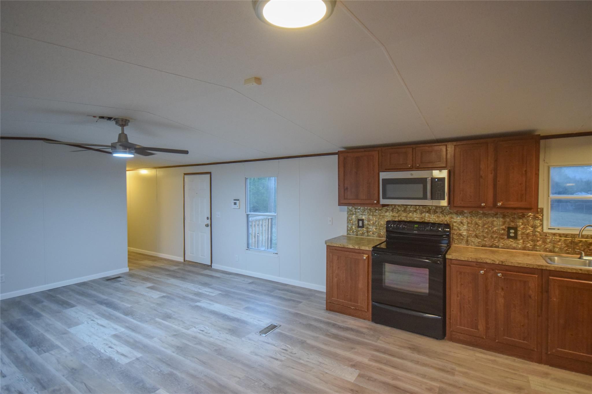 900 Phillip Ln, Liberty Hill, TX 78642