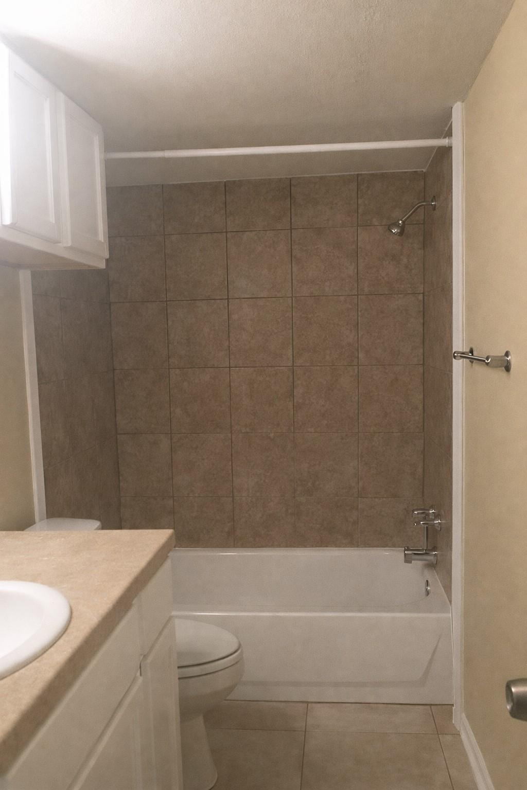 1000 W 26th St # 120, Austin, TX 78705