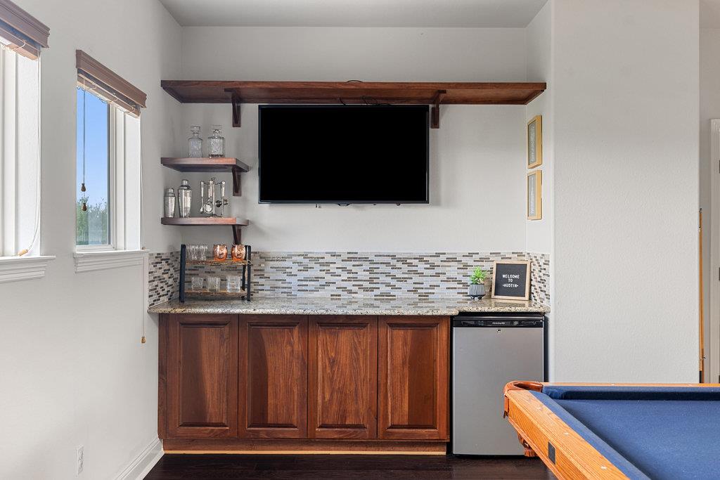 305 Enchanted Hilltop Way, Austin, TX 78738