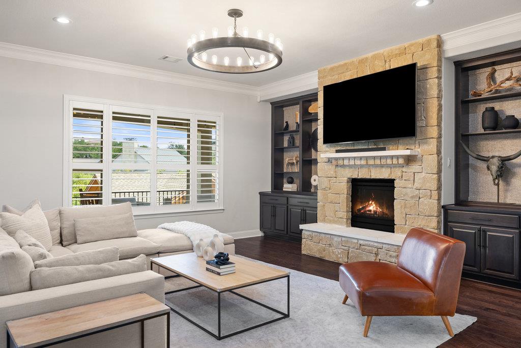 305 Enchanted Hilltop Way, Austin, TX 78738