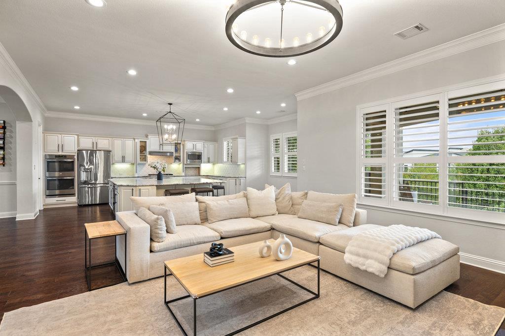 305 Enchanted Hilltop Way, Austin, TX 78738