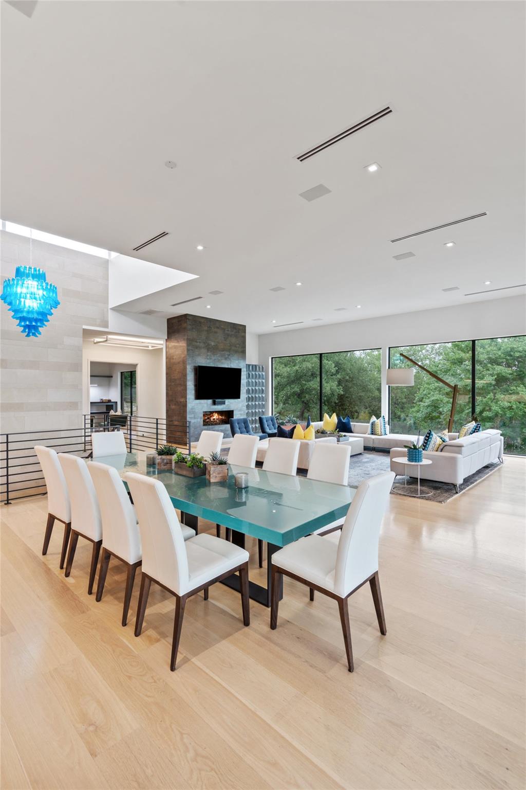 203 Buckeye Trl, West Lake Hills, TX 78746